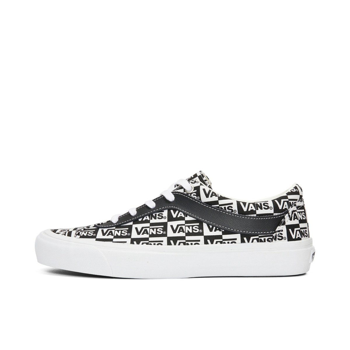 推荐商品：Vans/范斯 Bold Ni 板鞋 复古拼接经典舒适休闲防滑耐磨 黑色/白色
