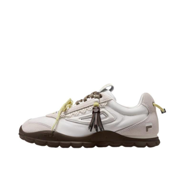 推荐商品：【田曦薇同款】 FILA/斐乐 BOBO BLING 板鞋 德训鞋 学院风薄底低帮轻便 女款/椰浆白/豆腐白