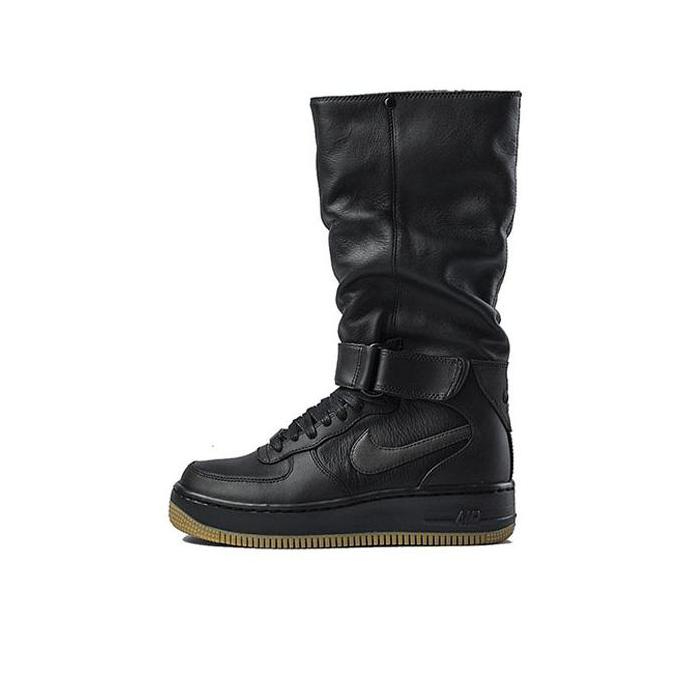 推荐商品：Nike Air Force 1 SF 板鞋 机能缠绕防滑耐磨减震透气复古包裹性 纯黑色  