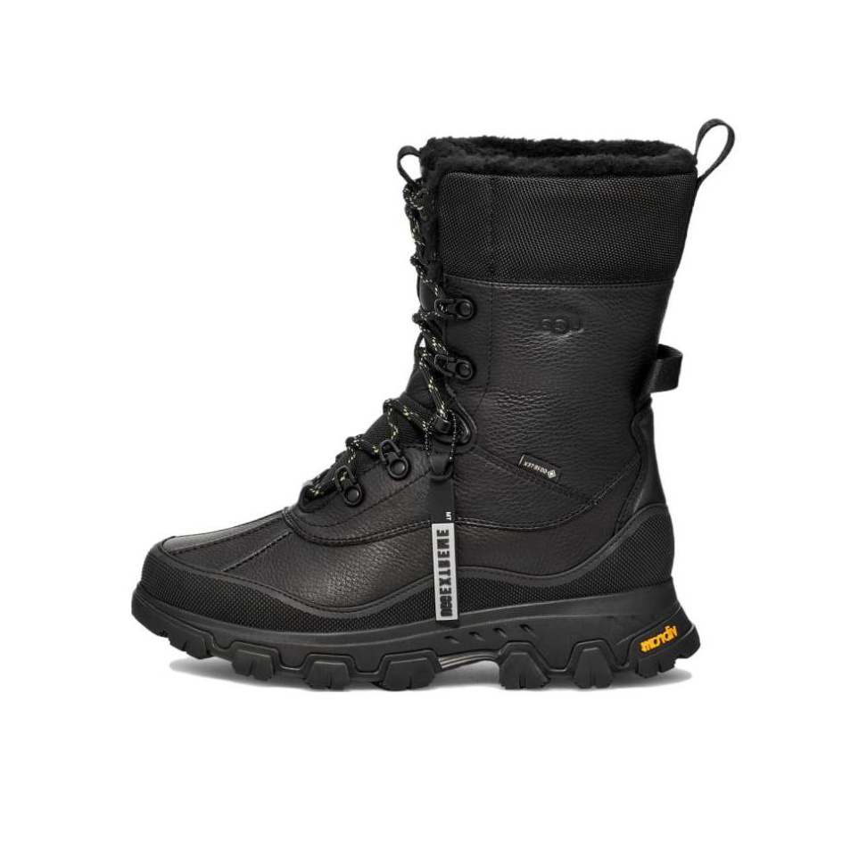 推荐商品：UGG  Adirondack  舒适防滑 百搭时尚 徒步靴 户外靴  雪地靴 黑色