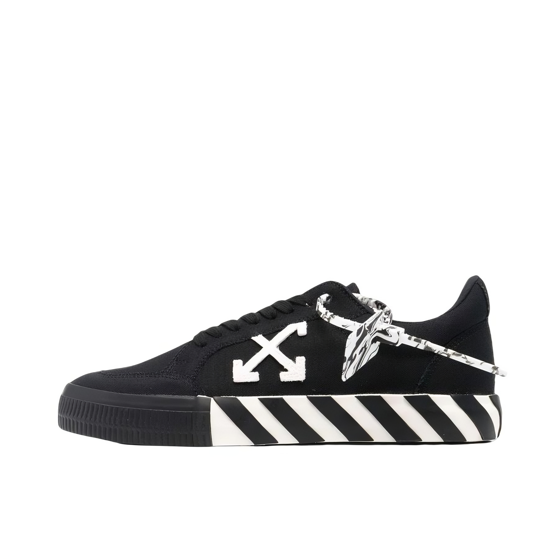 推荐商品：Off-White Vulc 时尚潮流 百搭简约 舒适轻便 防滑圆头 休闲鞋 OMIA085E183510010100 黑