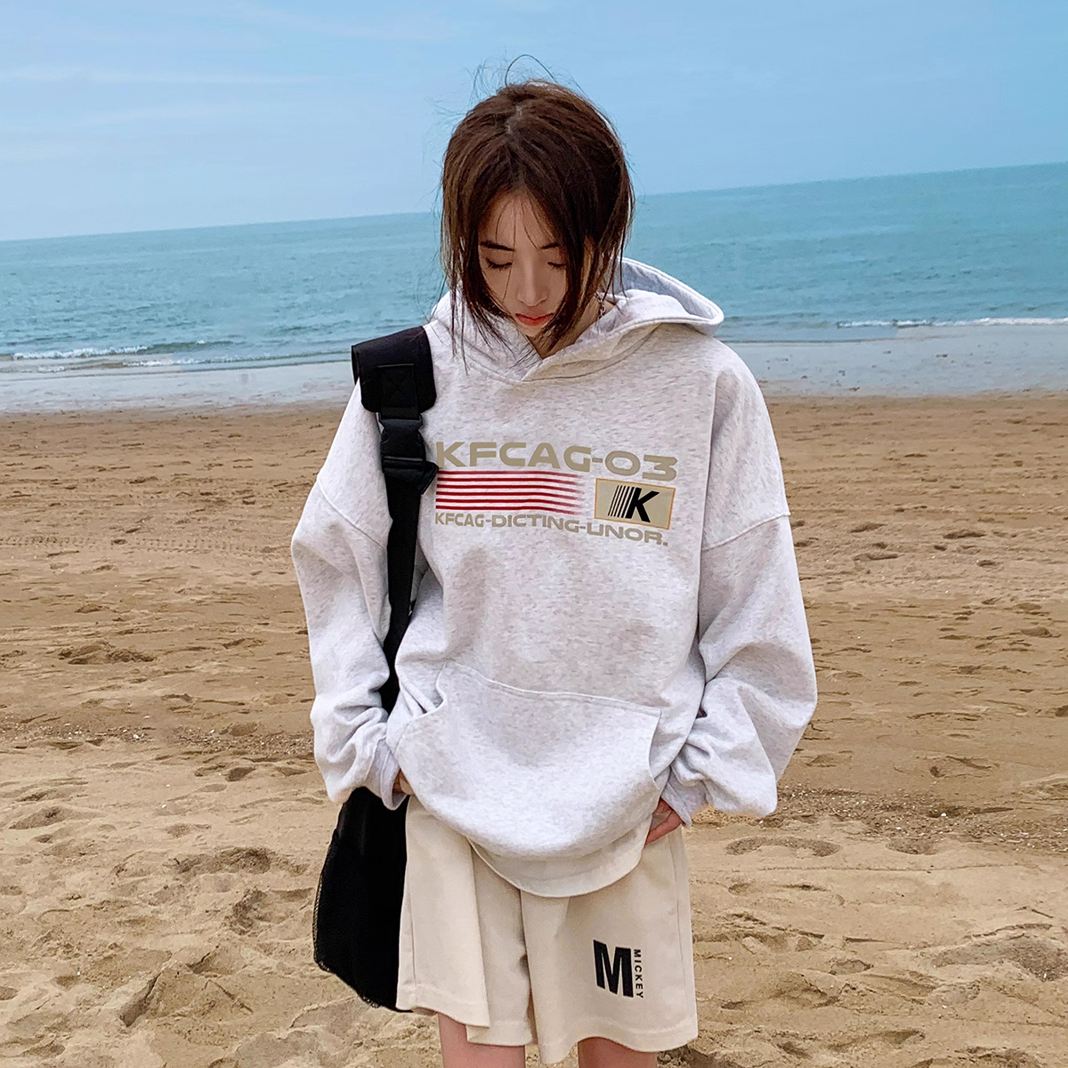 复古字母图案印花连帽卫衣 男女同款 默认配色