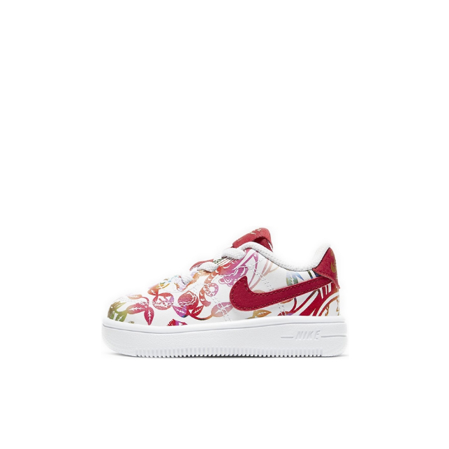 推荐商品：Nike Air Force 1 板鞋儿童 透气舒适防滑耐磨轻便休闲 CNY 婴童/新年2020