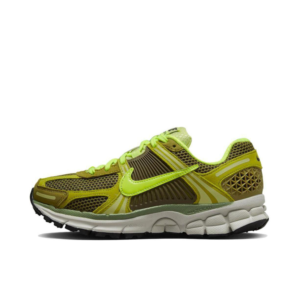 推荐商品：Nike Zoom Vomero 5 跑鞋 舒适缓震网面透气百搭复古支撑训练轻便 棕色/绿色