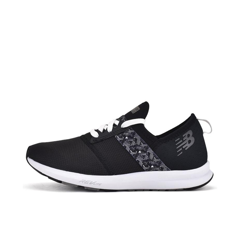 推荐商品：New Balance FuelCore Nergize 防滑耐磨 避震缓冲 织物 时尚百搭 复古 运动休闲鞋 黑/白