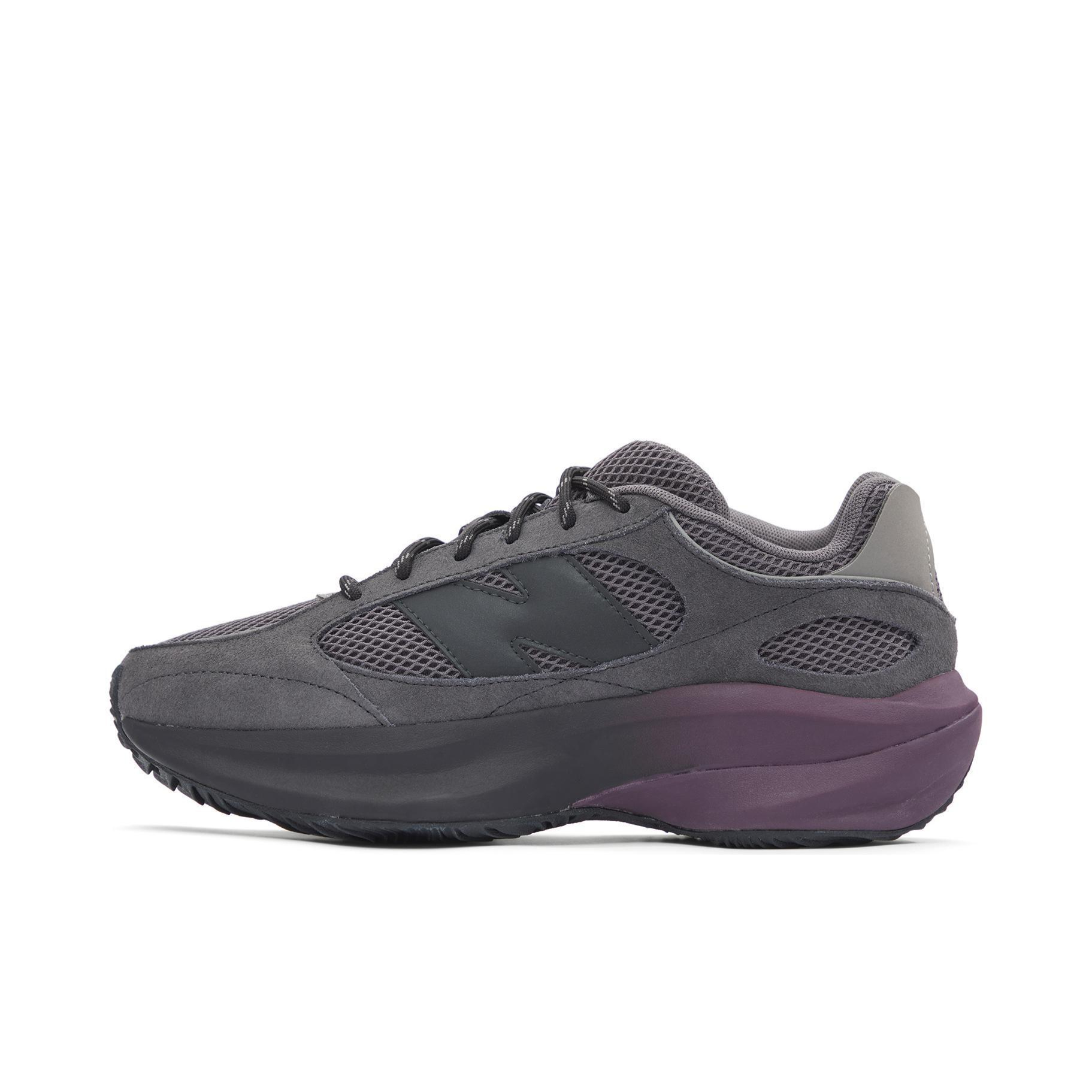 推荐商品：New Balance Warped Runner 老爹鞋 增高包裹支撑轻量化网布缓震跑者美学圆头 D宽/暗灰色