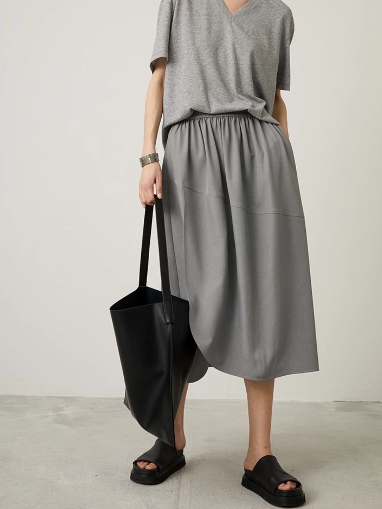 推荐商品：索维格  不规则琎口松紧腰半身长裙 女装 ST21203 花灰