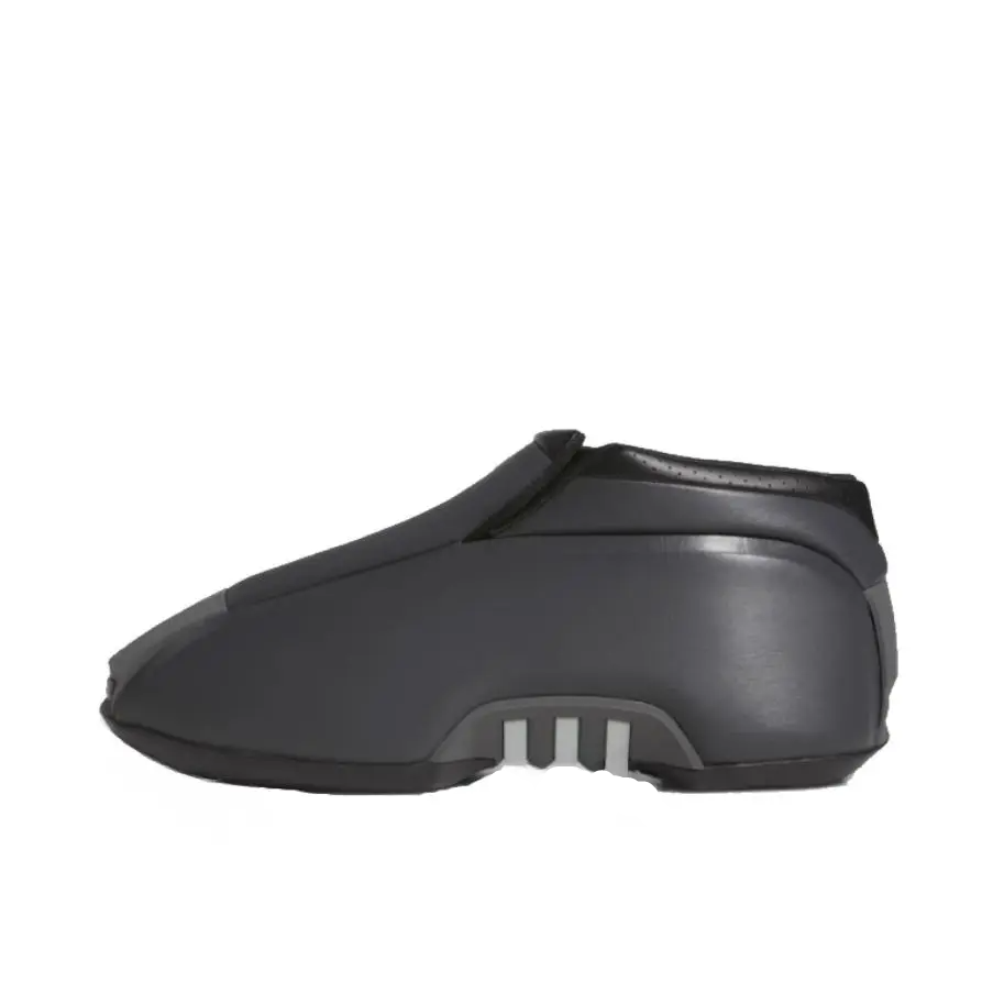 推荐商品：adidas Crazy Kobe 2 篮球鞋 防滑耐磨轻便复古休闲篮球风 深灰色/黑色/白金属