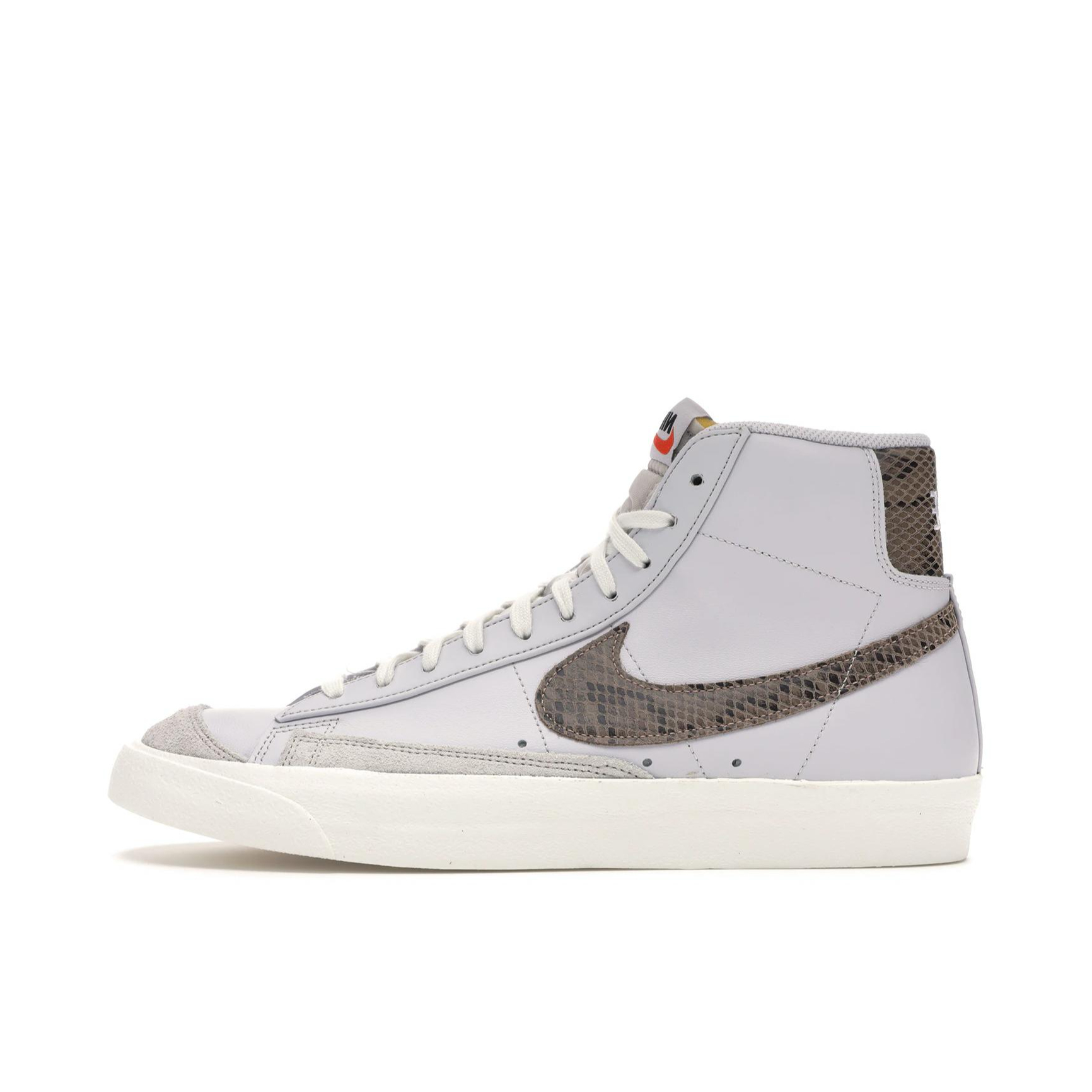 推荐商品：Nike Blazer 板鞋 经典复古防滑舒适百搭 Snakeskin 白金/蛇纹