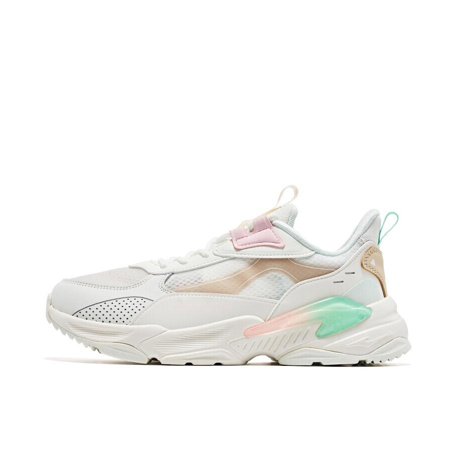 推荐商品：鸿星尔克 减震回弹 防滑耐磨 轻便透气 百搭 运动休闲鞋 12122214063 微晶白/桦木色