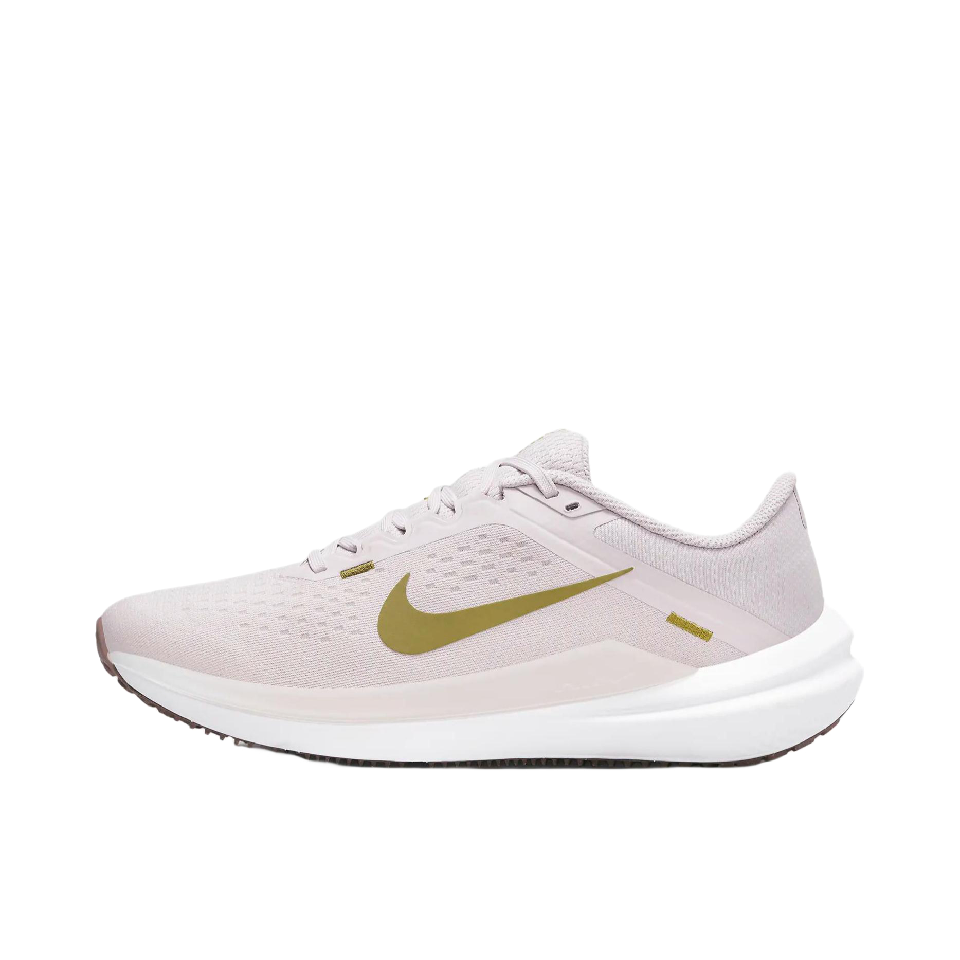推荐商品：Nike Air Winflo 10 跑鞋 缓震回弹耐磨网面透气支撑短跑长跑圆头 米白色