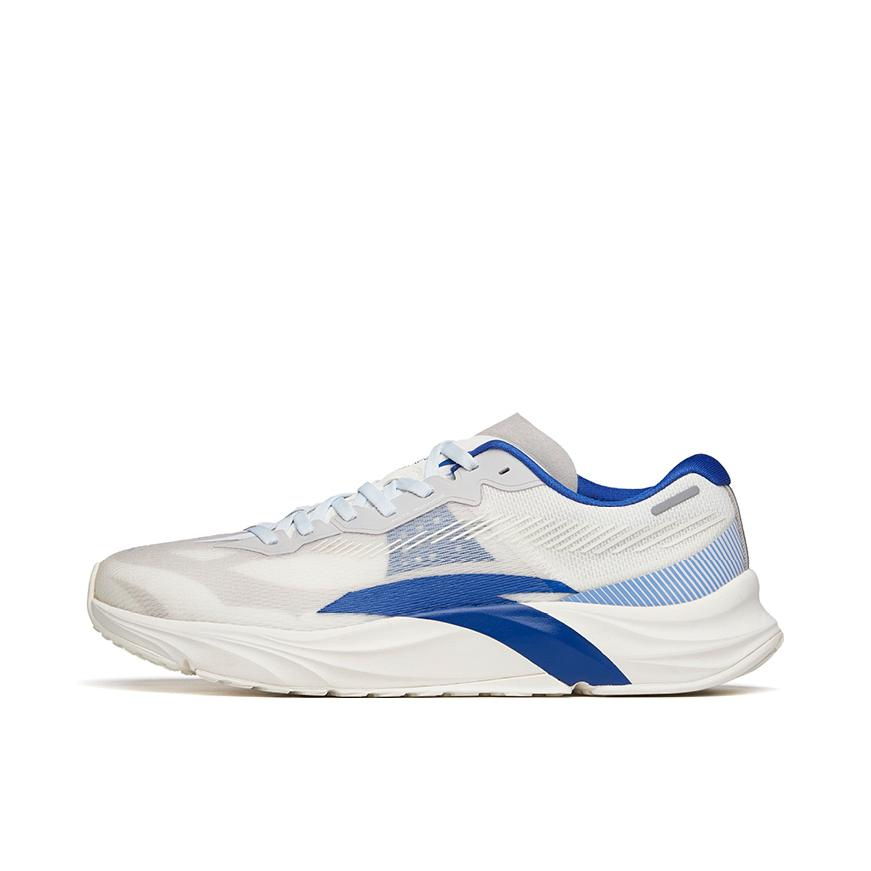 推荐商品：安踏 柏油路霸 跑鞋 织物缓震耐磨舒适轻便运动包裹性防滑 象牙白/一度灰/蓝色