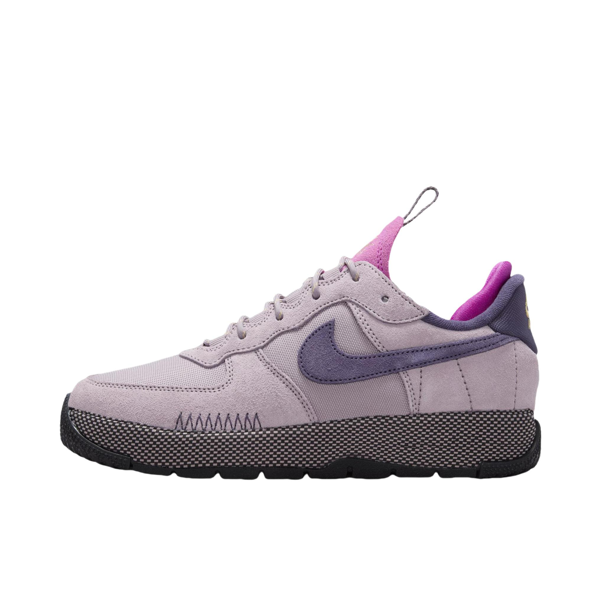 推荐商品：Nike Air Force 1 空军一号 板鞋 轻便舒适百搭耐磨防滑复古 女款/浅矿石紫/超品红/黑色