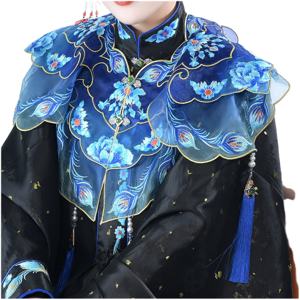 推荐商品：如梦霓裳 拾翠 明制长按织金妆花马面裙汉服 女装 蓝/多层流苏云肩