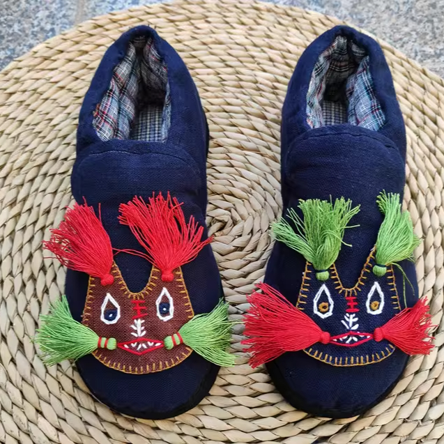 推荐商品：虎头鞋 棉鞋 加厚复古套筒流苏 女款/情侣虎头/蓝色