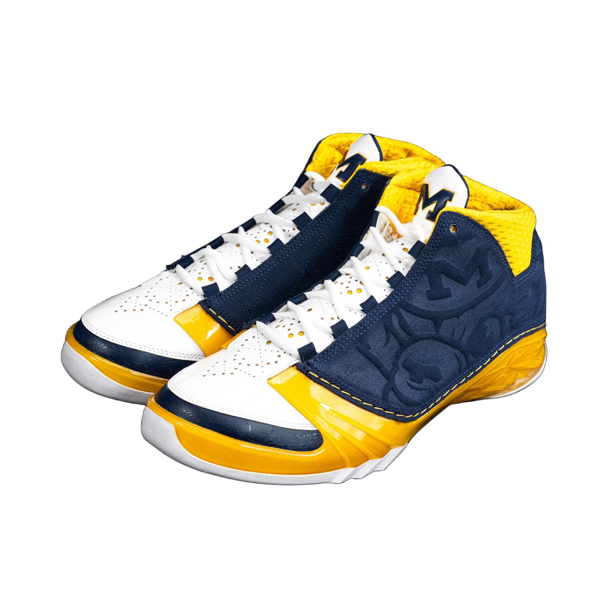 推荐商品：Air Jordan 23 篮球鞋 全掌zoom air复古缓震防滑耐磨抗冲击 蓝色/黄色/白色