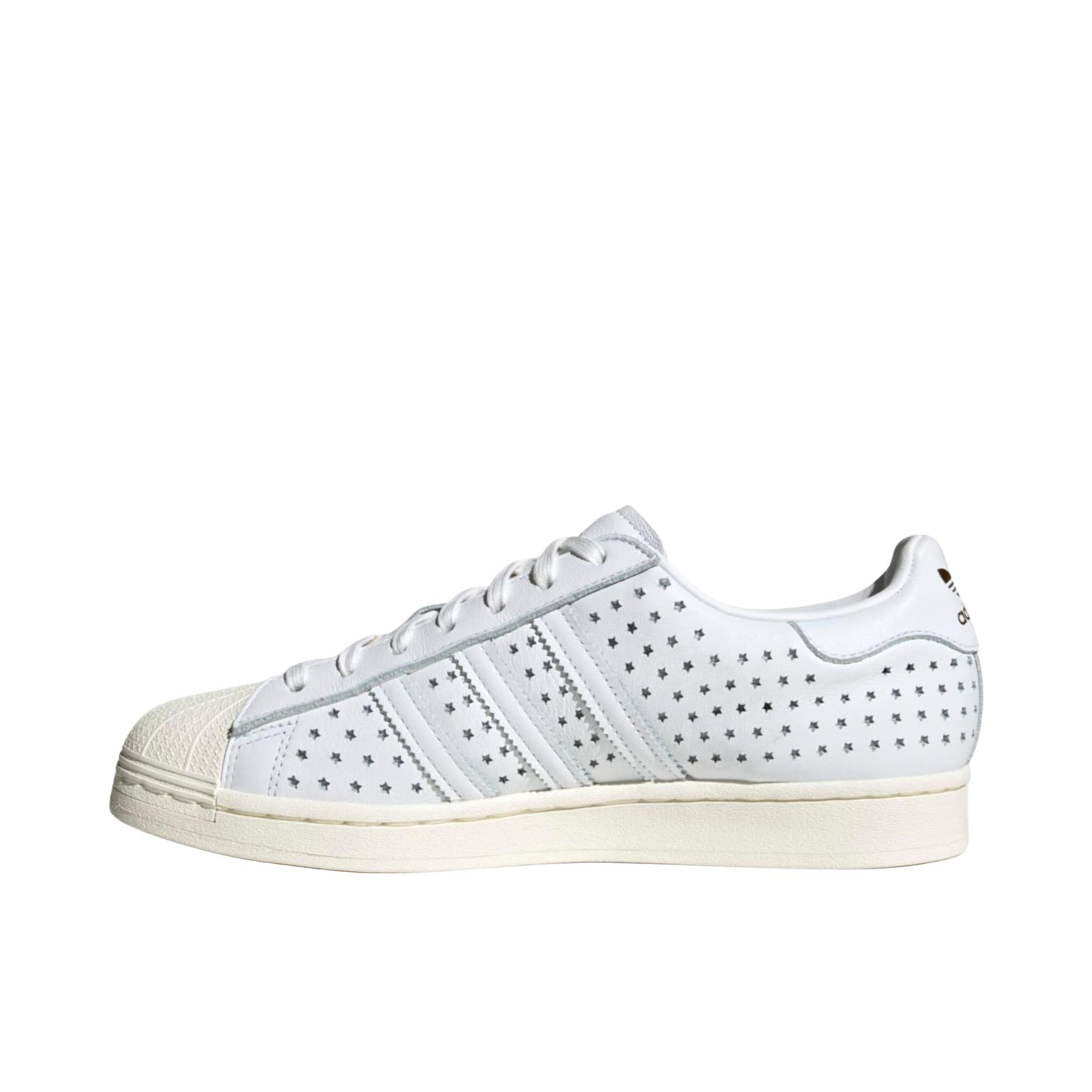 推荐商品：adidas Originals Superstar 82 板鞋 轻便简约复古贝壳头防滑防水贴合 Atmos联名/奶白色