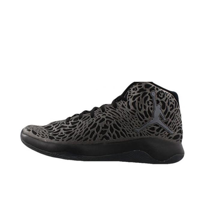 推荐商品：Jordan Ultra.Fly 篮球鞋 复古减震耐磨网布舒适防滑 Black/Dark Grey 全黑