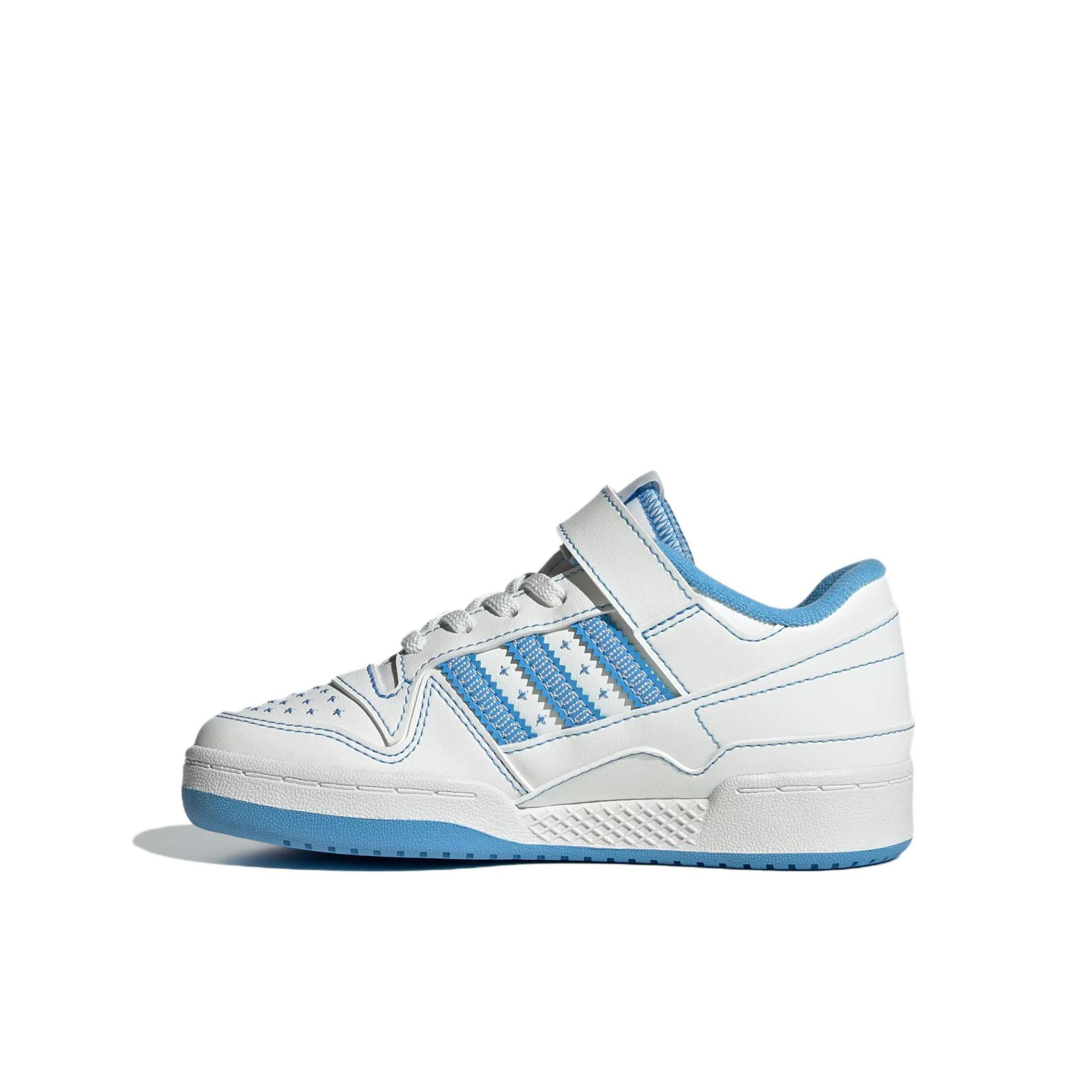 推荐商品：adidas Originals Forum 时尚经典 休闲运动 舒适透气 防滑耐磨 轻便百搭 魔术贴 板鞋儿童 小童/白色/婴儿蓝