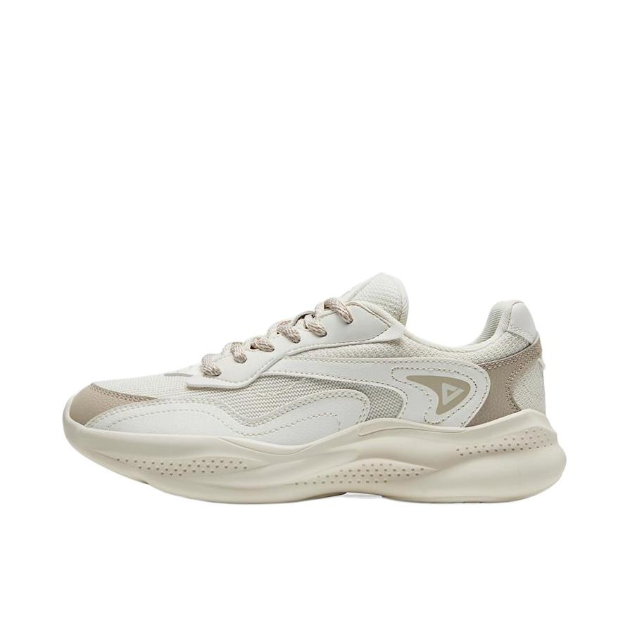 推荐商品：匹克 云程 耐磨防滑 厚底增高 舒适百搭 轻便透气 运动休闲鞋 DE330417 女款/帆布白