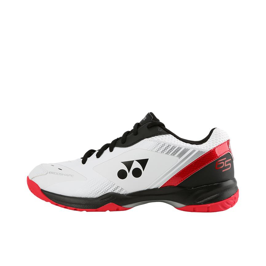 推荐商品：YONEX/尤尼克斯 Power Cushion 65系列 65x3 羽毛球鞋 系带减震防滑耐磨抗扭抗冲击回弹包裹性 白色/红色