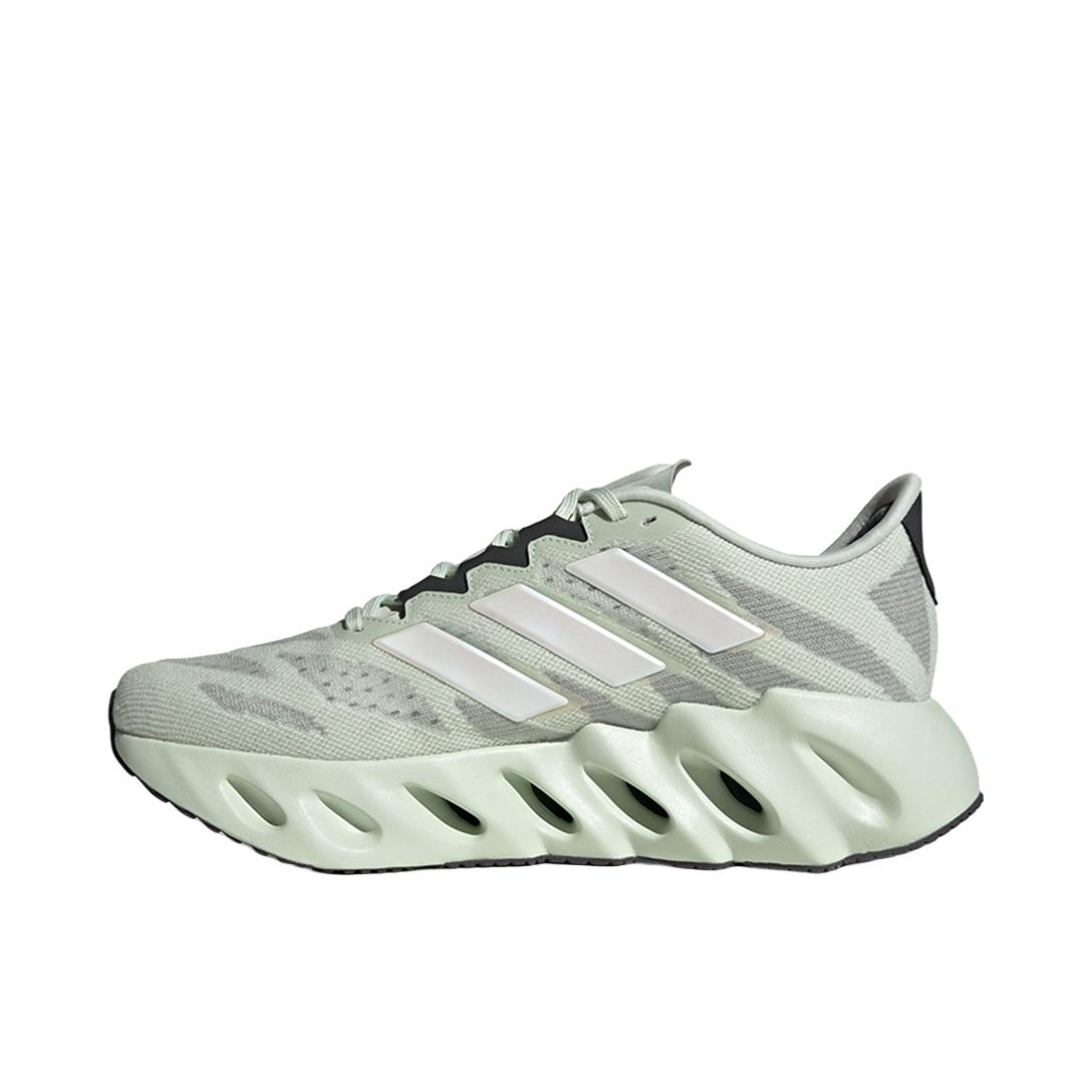 推荐商品：adidas Switch FWD 跑鞋 网面透气缓震轻便洞能回弹 男款/亚麻绿