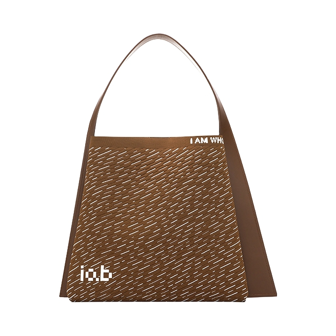 推荐商品：IAB 大容量通勤3D针织轻运动腋下单肩包