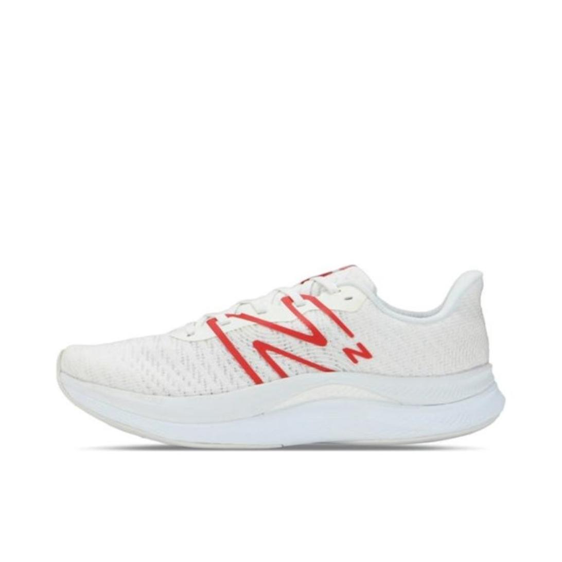 推荐商品：New Balance FuelCell Propel v4 跑鞋 徒步越野防滑耐磨轻便网面透气回弹织物 日版/白色/红色