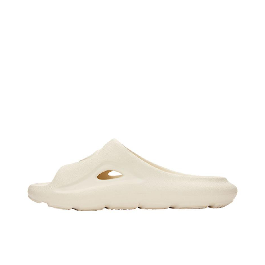 推荐商品：Champion/冠军 Essentials Slide Flow 1 防滑耐磨 舒适轻便 网面透气 休闲运动 外穿沙滩 美式 拖鞋 奶白色