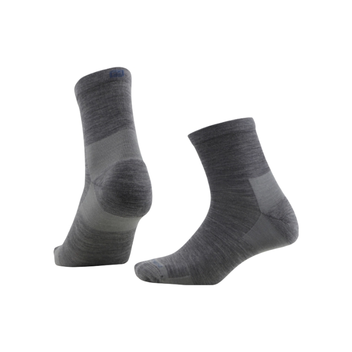 推荐商品：Zeal Wood 潮流防臭透气防滑保暖运动中筒袜 17023/17024/17025