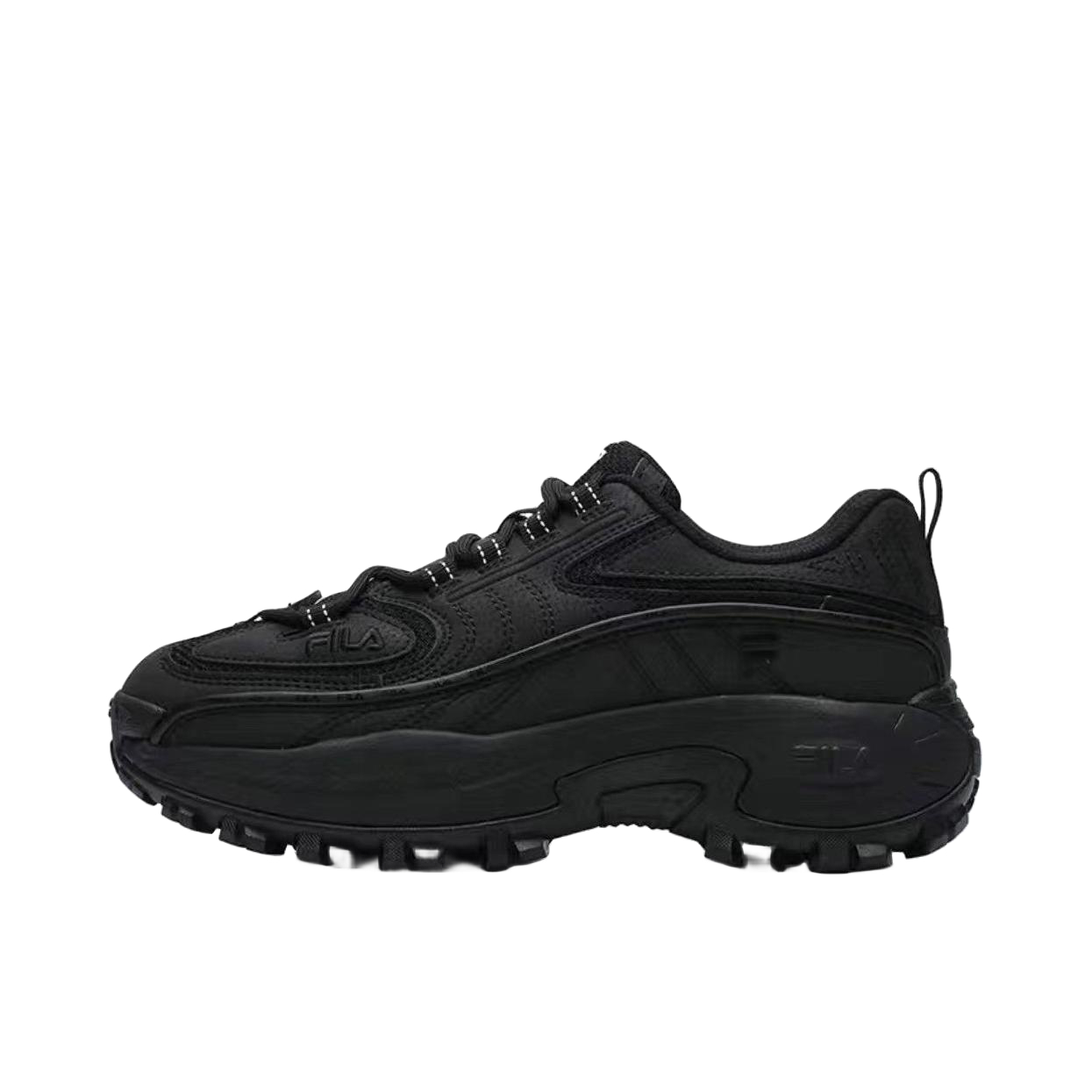 推荐商品：FILA/斐乐 运动生活系列 防滑耐磨 舒适透气 休闲鞋 F12W044122F 女款/深黑色