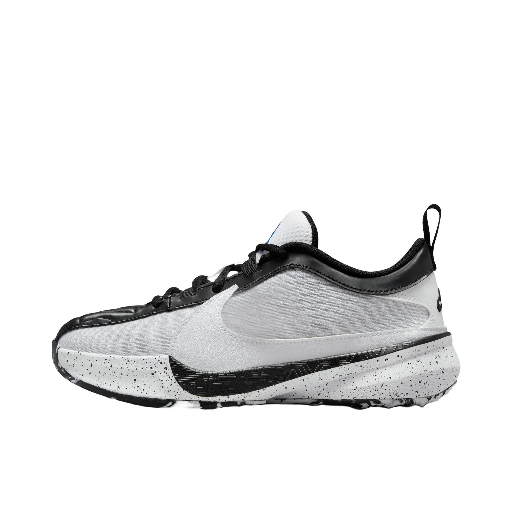 推荐商品：Nike Zoom Freak 5 字母哥5代 篮球鞋 抗扭缓震抓地舒适实战回弹 大童/黑色/白色
