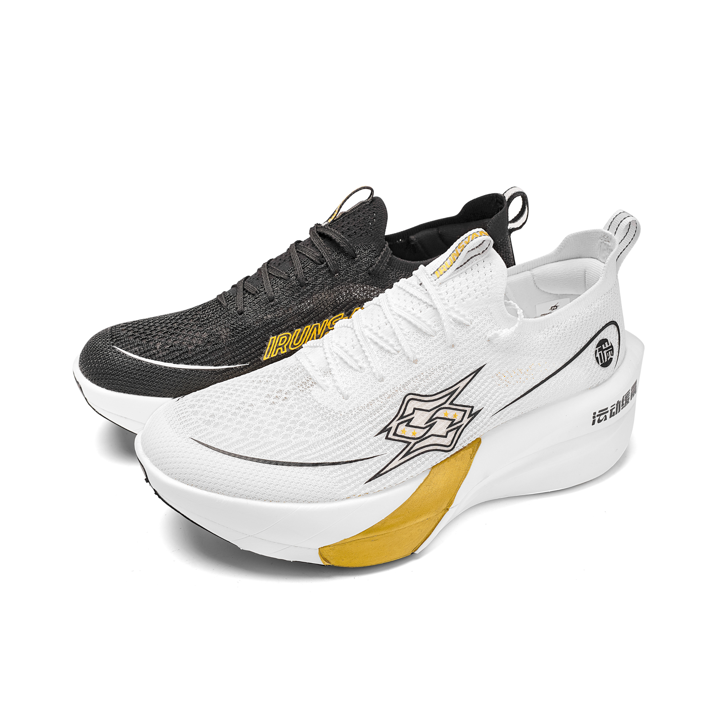 推荐商品：艾跑者 破风SUC PRO 全掌碳板 提速 助推 马拉松 稳定支撑 缓震回弹 田径体测 跑鞋 鸳鸯/黑白反转