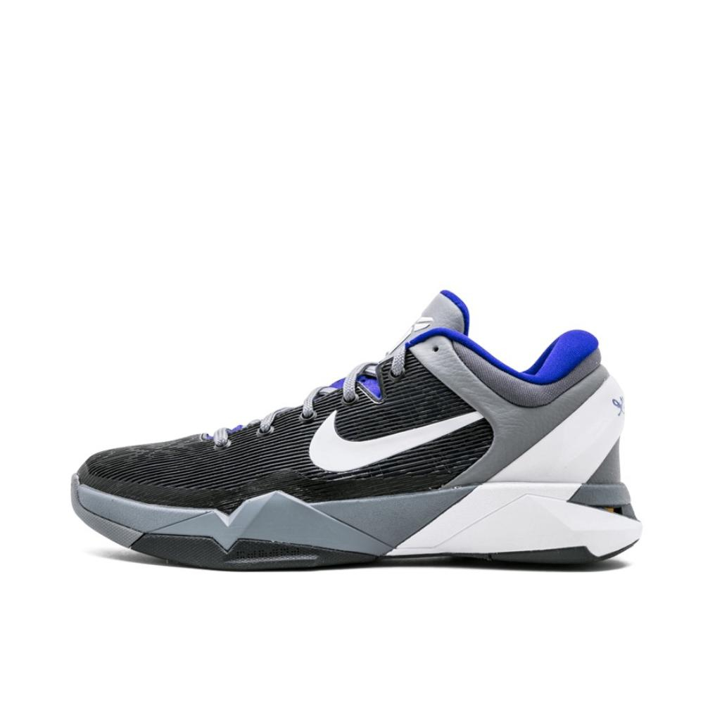 推荐商品：Nike Zoom Kobe 7 科比7 篮球鞋 舒适包裹防滑耐磨实战低帮 Concord White Cool Grey 黑/紫/白