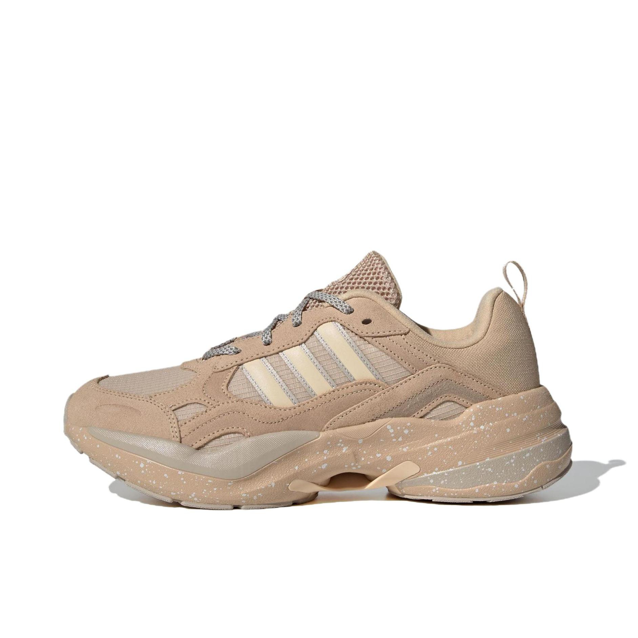 推荐商品：adidas Maxxcetus 跑鞋 减震回弹防滑耐磨网面透气轻运动织物 沙漠黄
