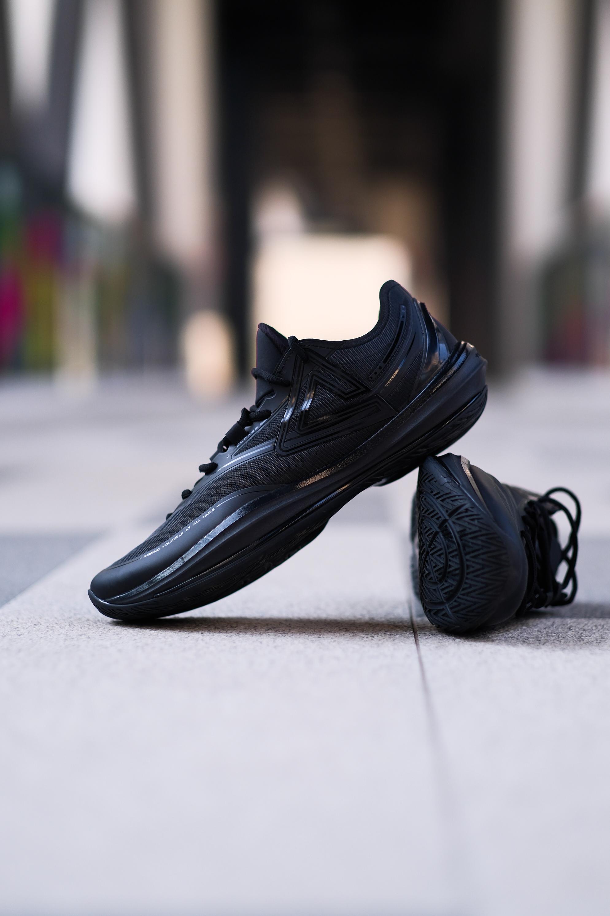 识货开箱丨匹克轻灵3.0「黑武士」