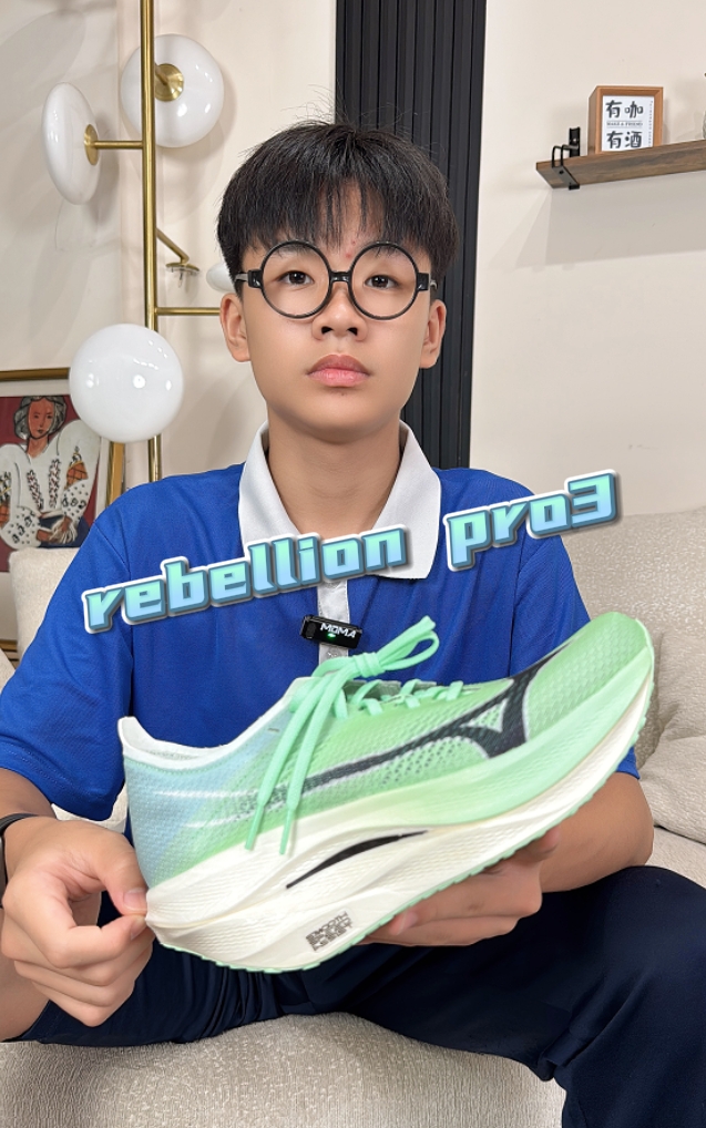 就这没后跟的鞋子，我是你好兄弟怕你崴脚，才会愿意帮你处理掉