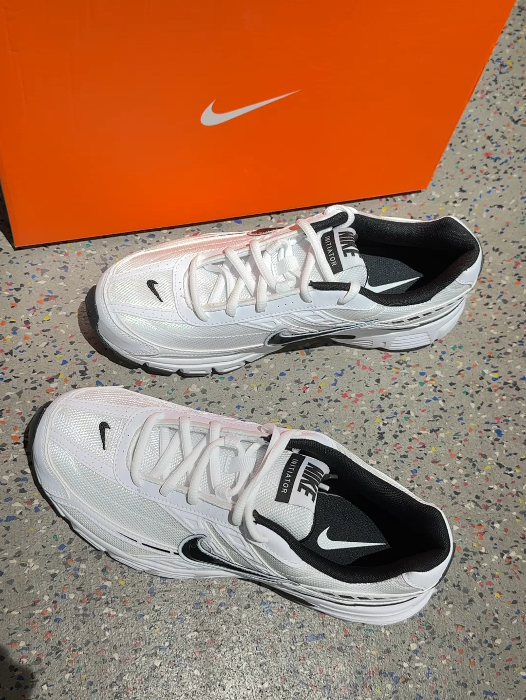 Nike Initiator黑白情侣款休闲老爹鞋