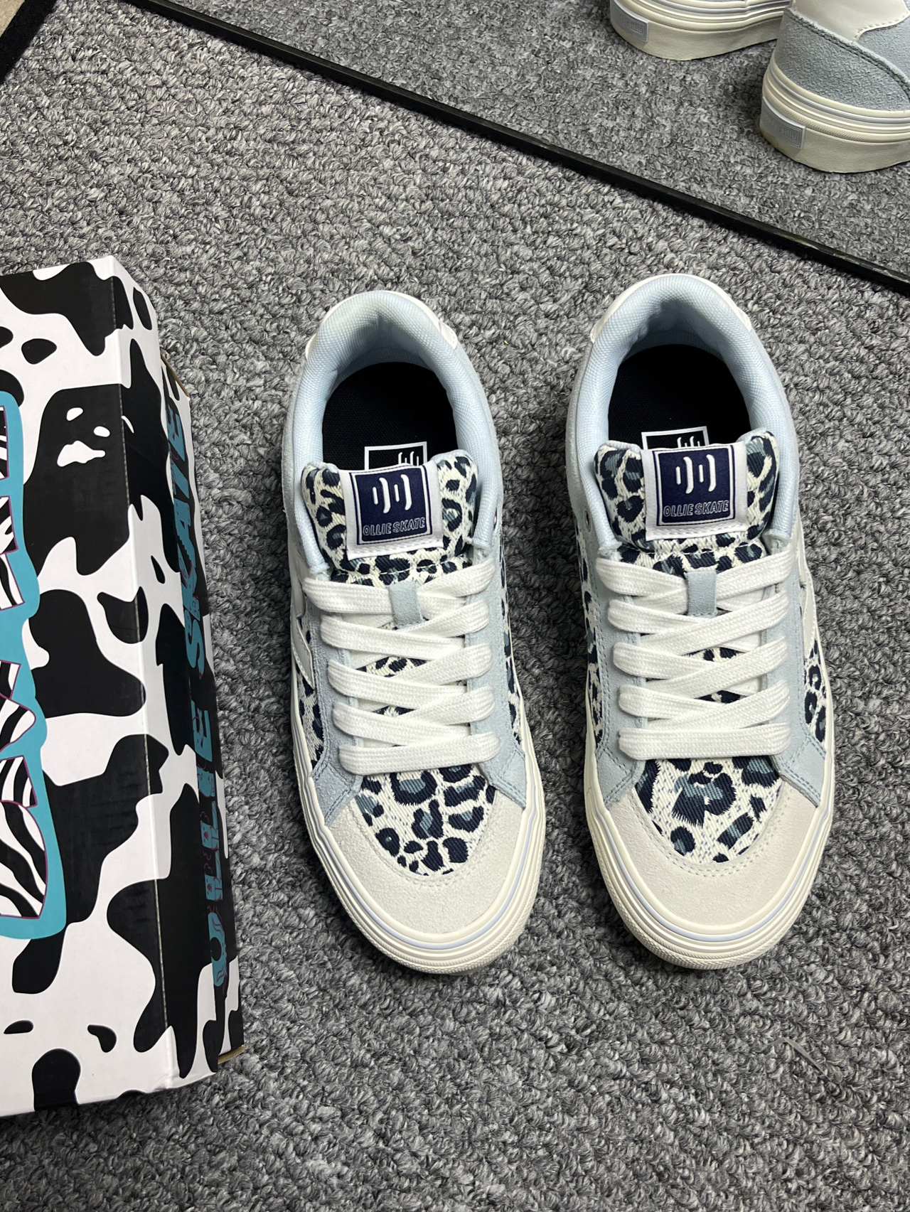 海盐蓝豹纹顽刻板鞋颜值出众
