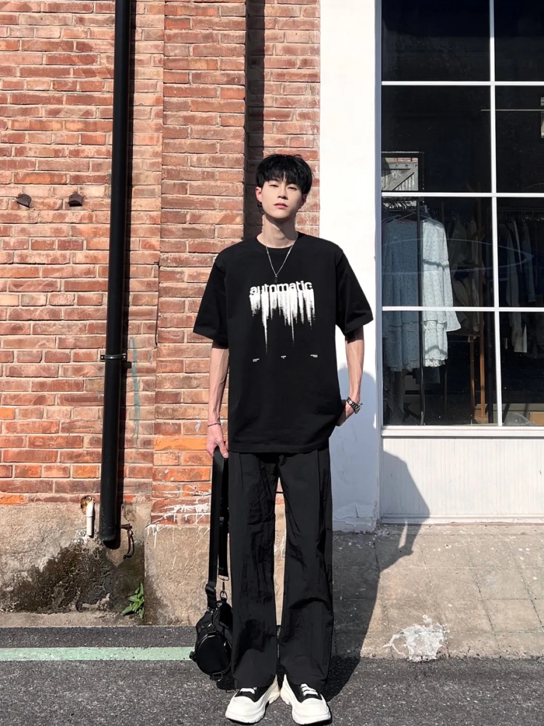 OOTD｜初秋男生简约风 一身黑高级又好看～