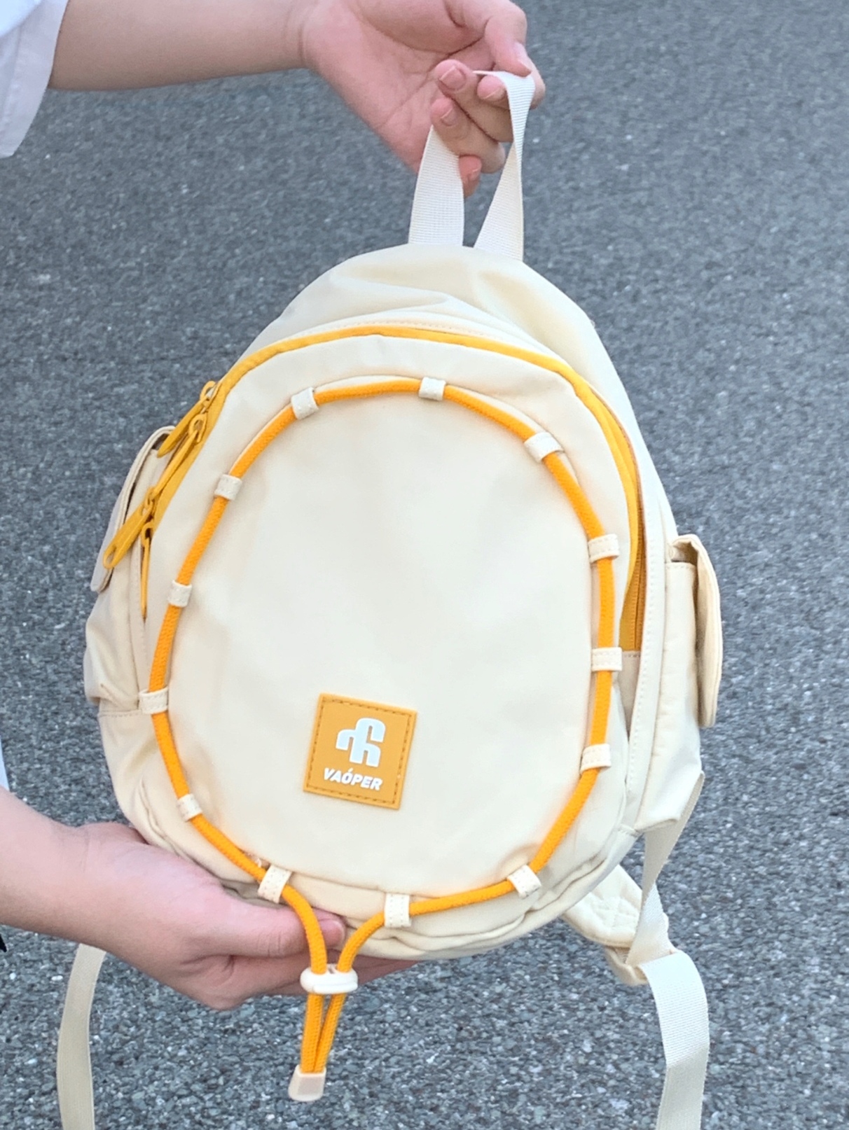 这是不是大家都在找的奶黄包🎒