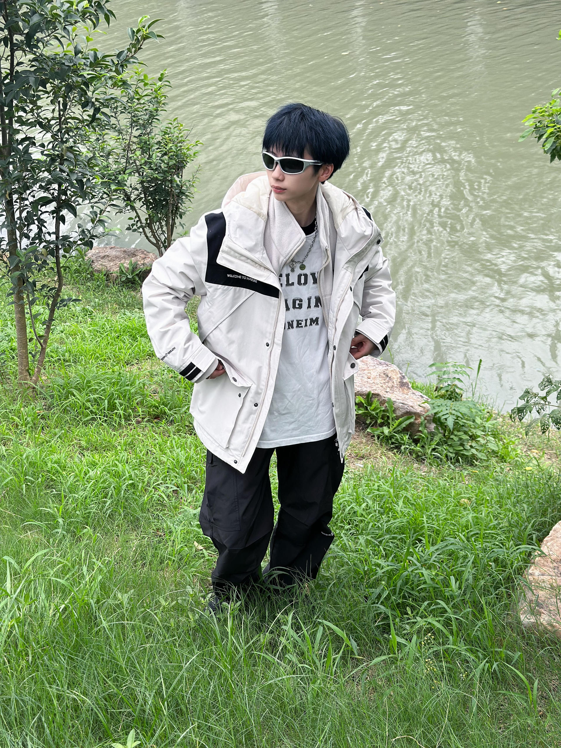 穿上冲锋衣迫不及待去徒步感受大自然