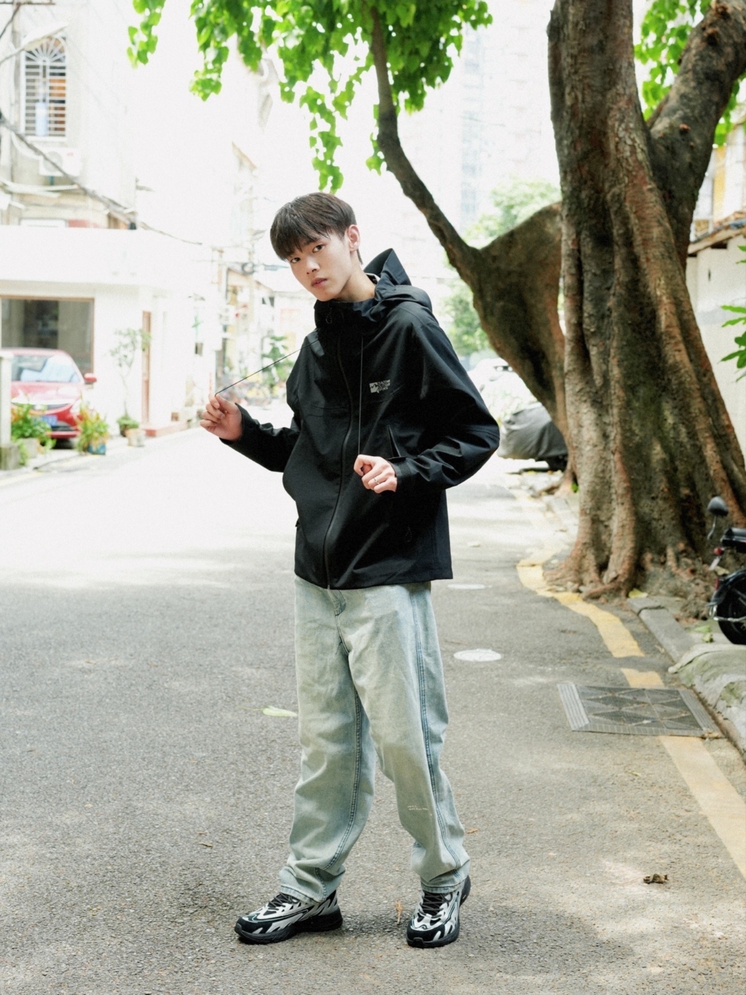 适合男孩子穿的秋季冲锋衣