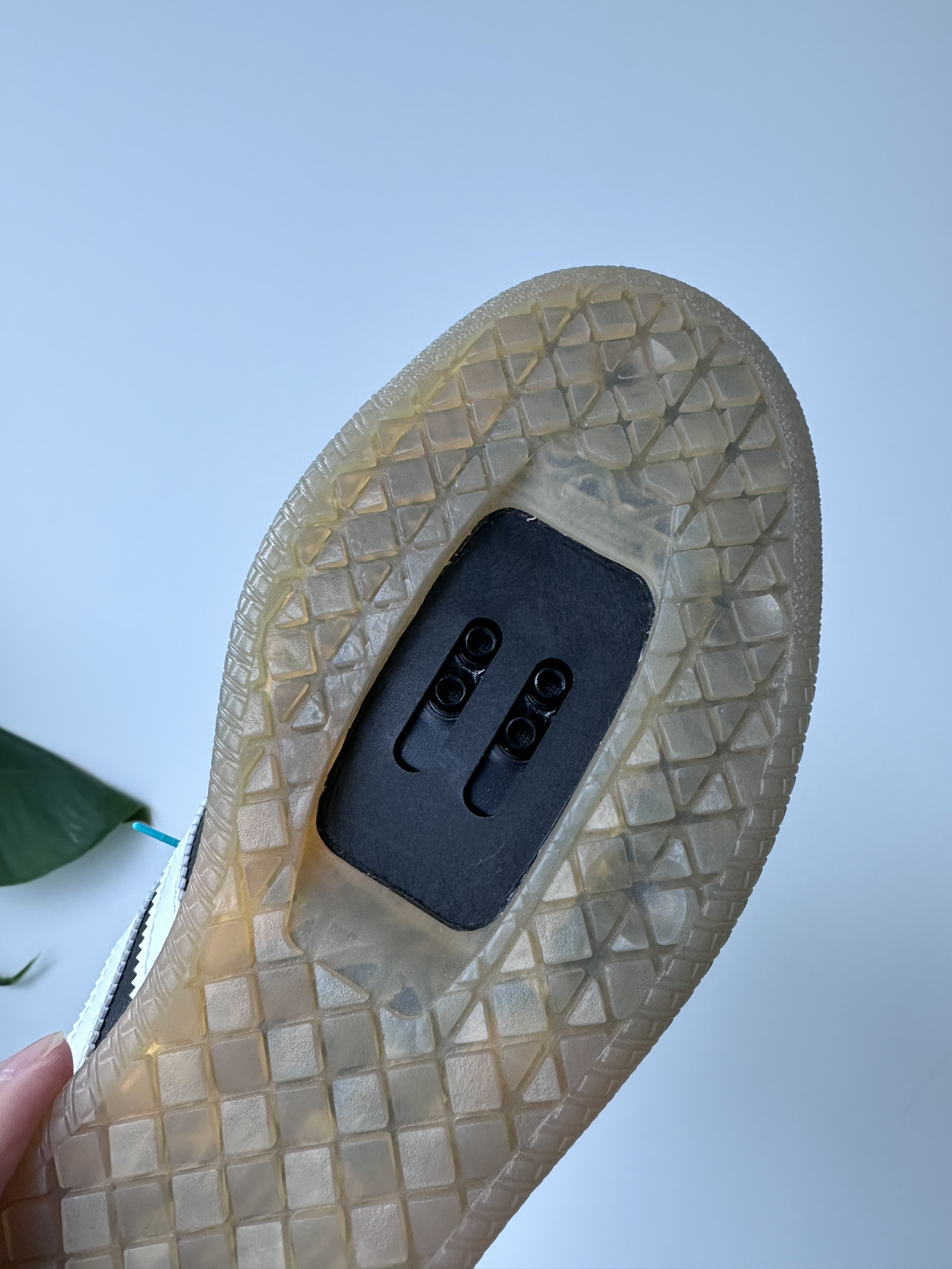 鞋底打洞，谁知道这是干嘛用的？🐣