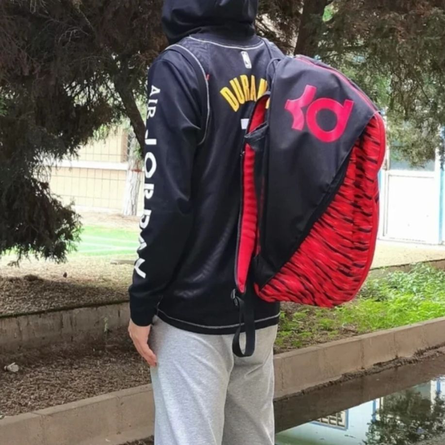 个性设计大容量双肩包来喽