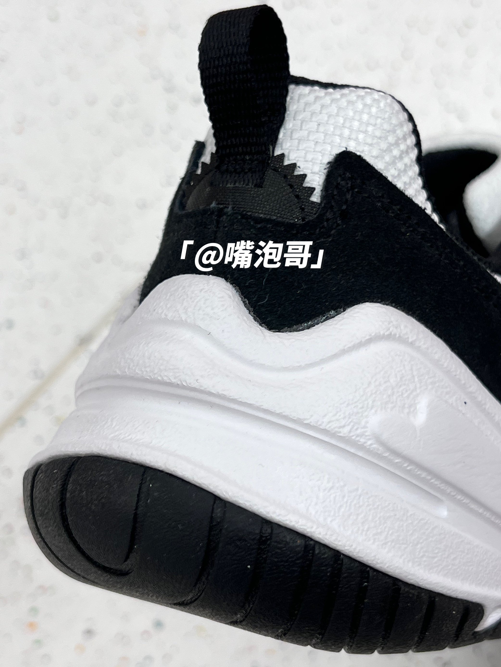 👀看着很脚感很“生硬”‼️实则还蛮好穿的✅
