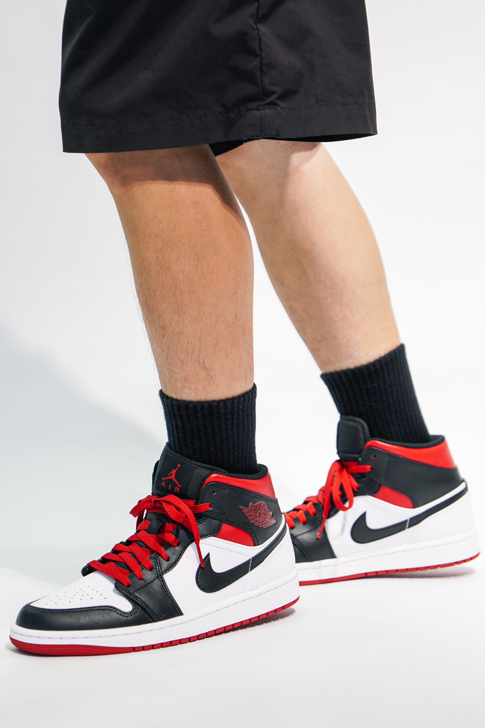 平替“禁止转卖”配色！Air Jordan 1 Mid ！