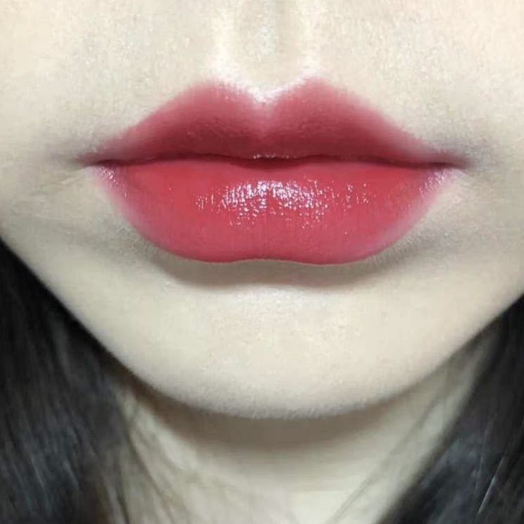 女生人手一支的正红~永远打不败的经典