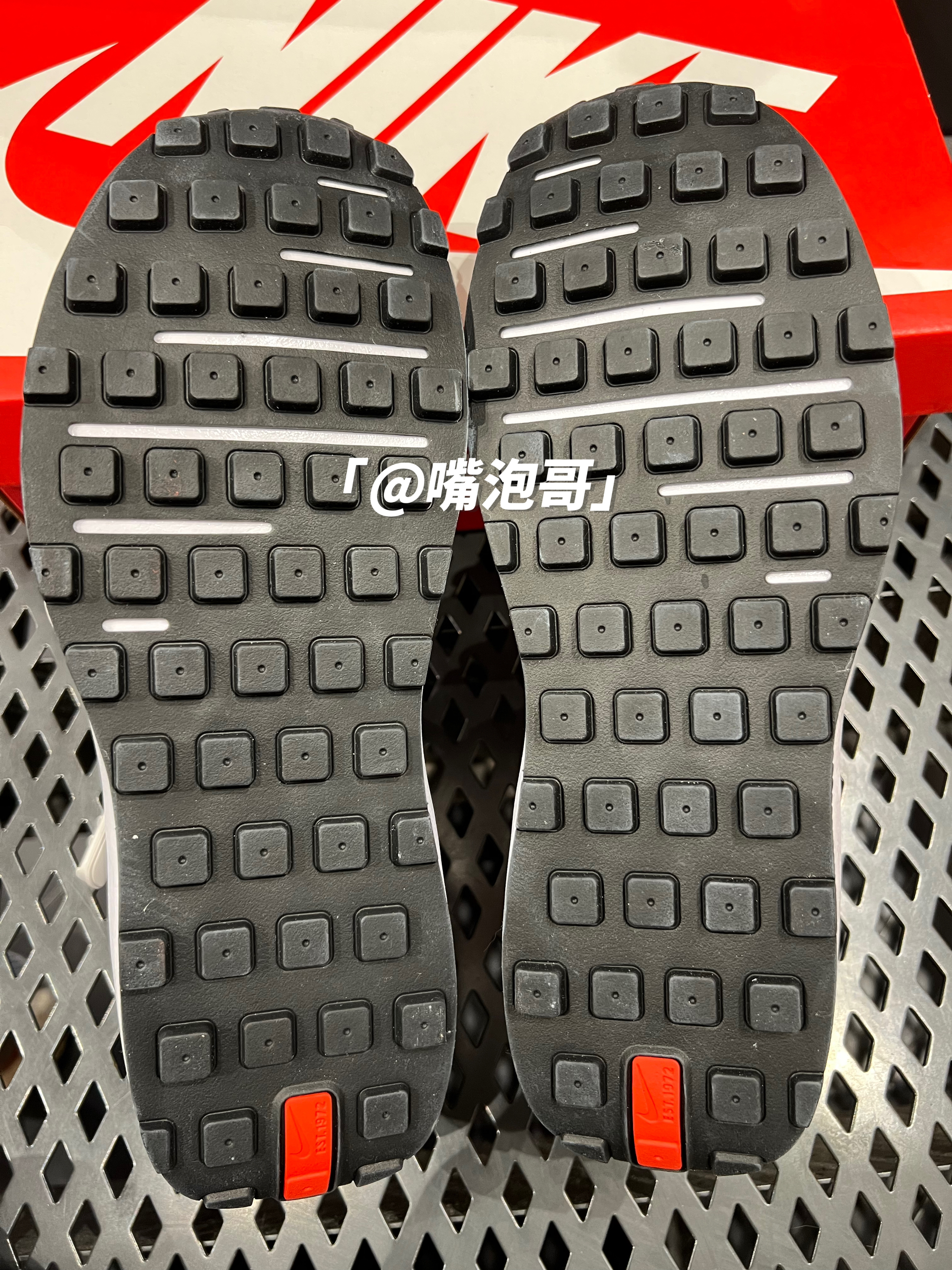 低帮复古休闲鞋 | Waffle One 白灰