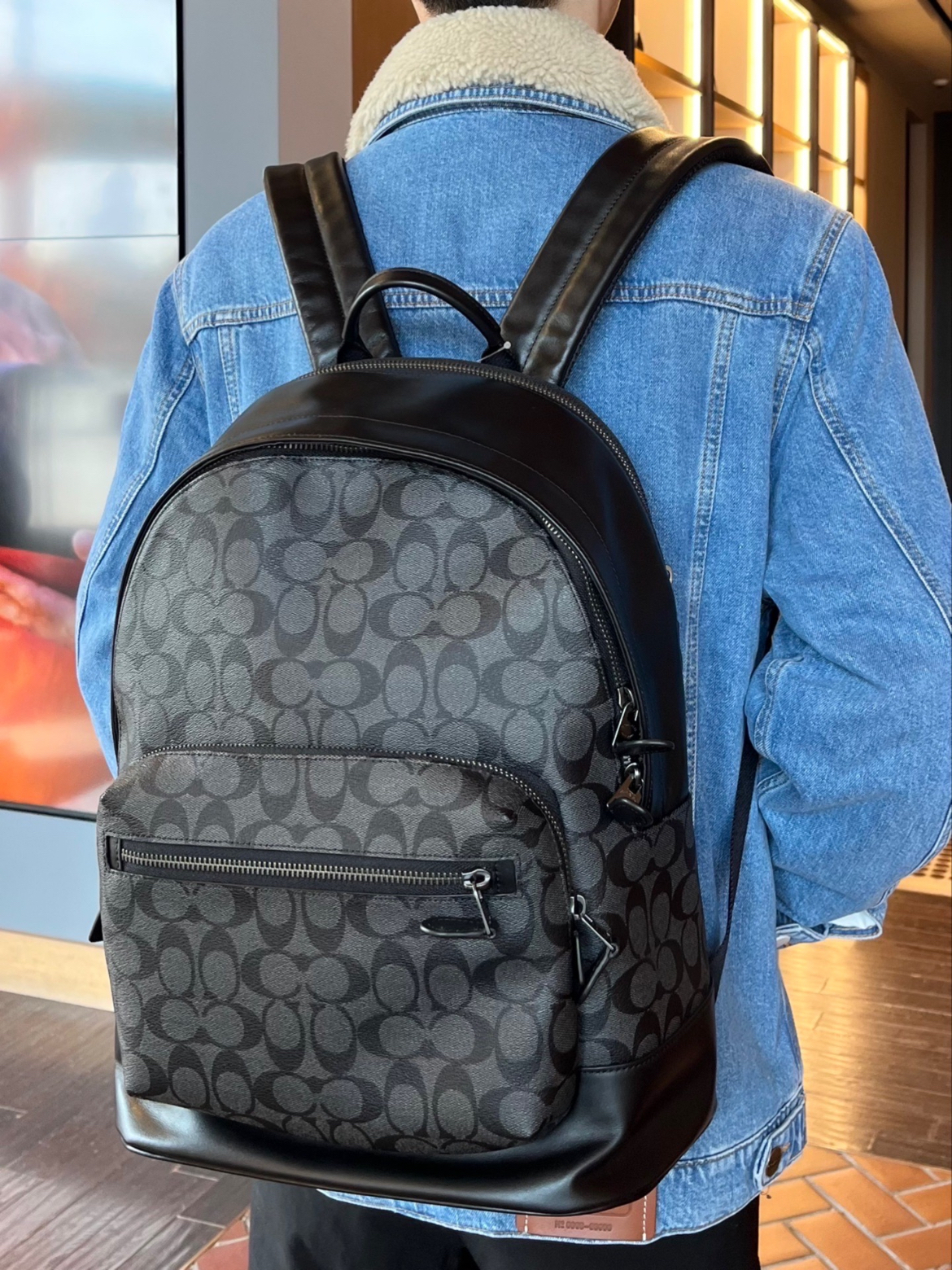 这个男士双肩包🎒好看么?
